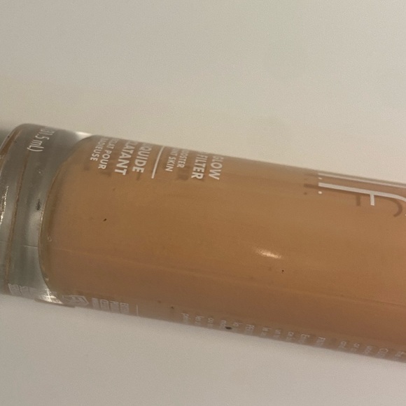 FREE WITH ANY PURCHASE elf halo glow foundation - Picture 2 of 2